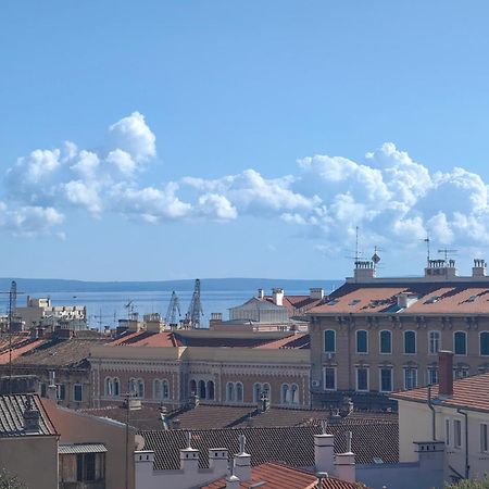 '2R' City Center Holidays And Workstays Rijeka Exteriör bild