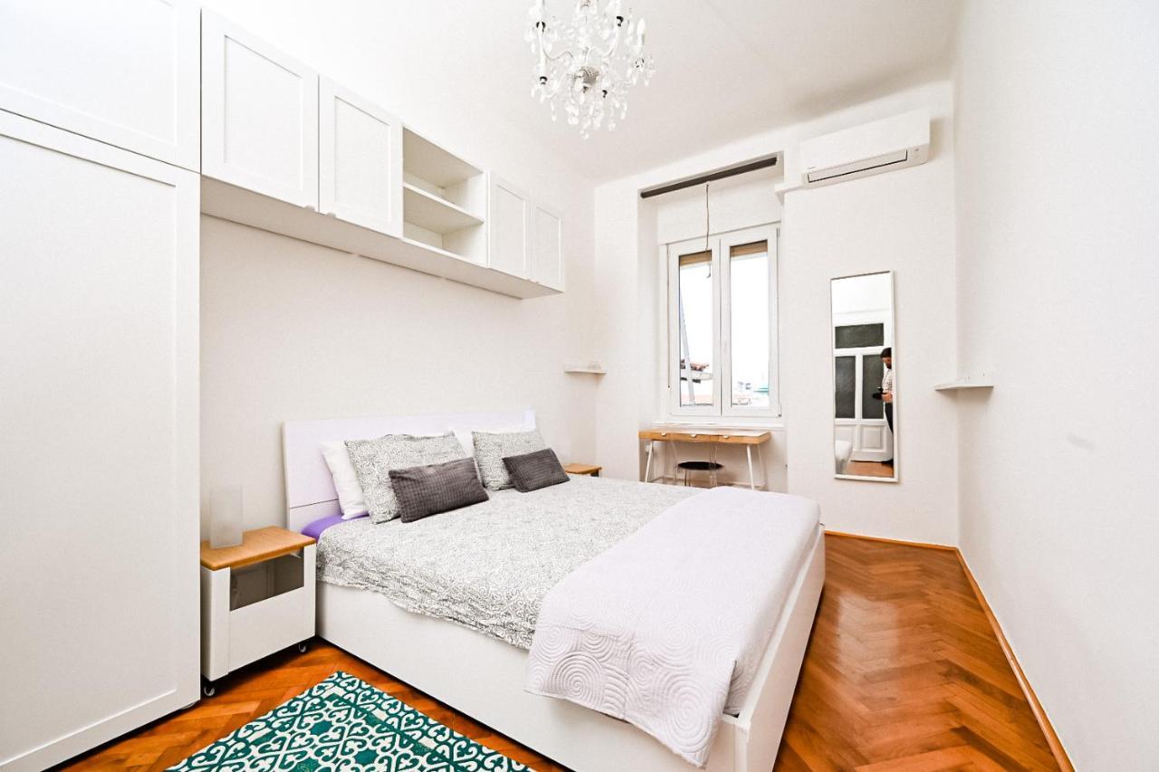 '2R' City Center Holidays And Workstays Rijeka Exteriör bild