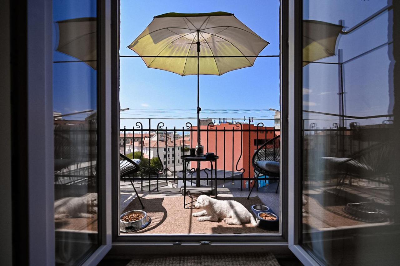 '2R' City Center Holidays And Workstays Rijeka Exteriör bild